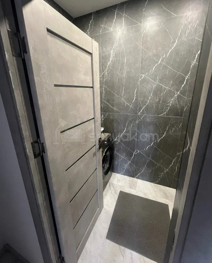 3 Սենյականոց Բնակարան Նորակառույցում, 93քմ, 5/17 հարկ, Դիզայներական Վերանորոգված