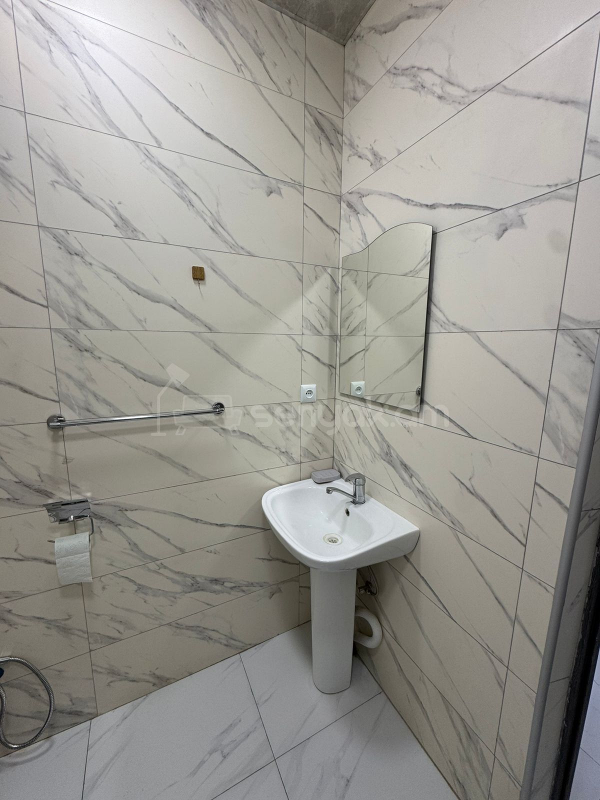 2 Սենյականոց Բնակարան Քարե Շենքում, 45քմ, 4/5 հարկ, Կապիտալ Վերանորոգված, Կահավորված, Արևկող
