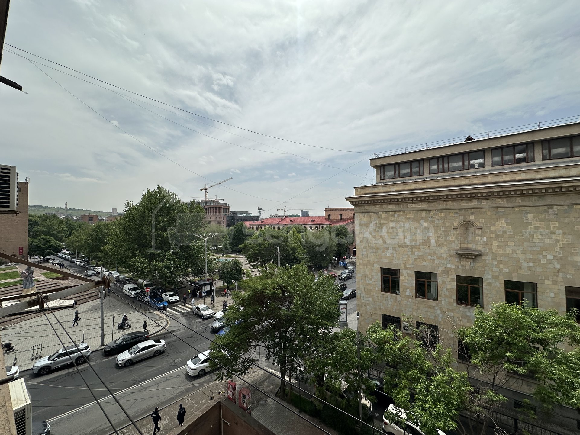 2 Սենյականոց Բնակարան Քարե Շենքում, 52քմ, 4/5 հարկ, Կապիտալ Վերանորոգված