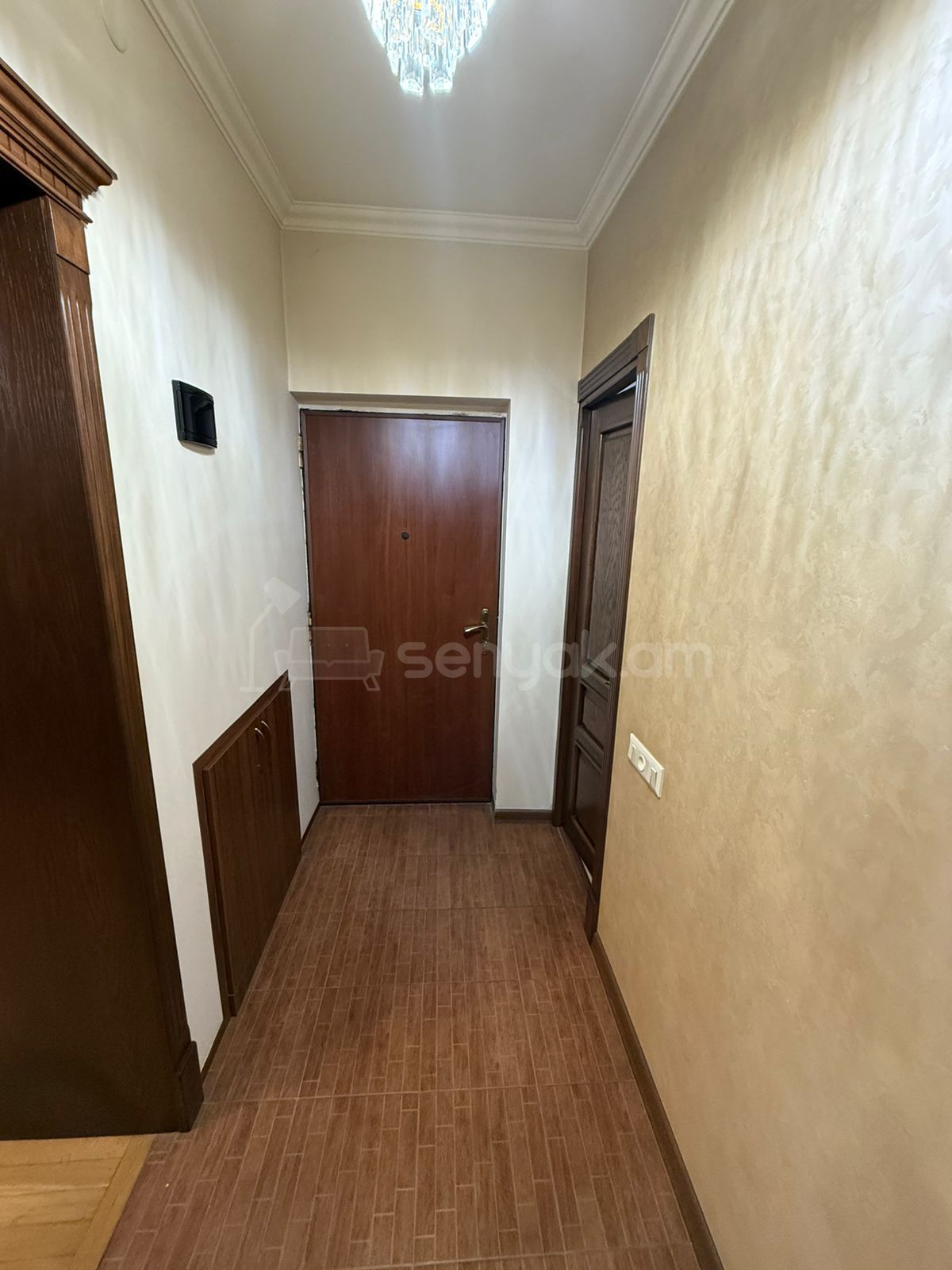 3 Սենյականոց Բնակարան Քարե Շենքում, 73քմ, 1/5 հարկ, Կապիտալ Վերանորոգված