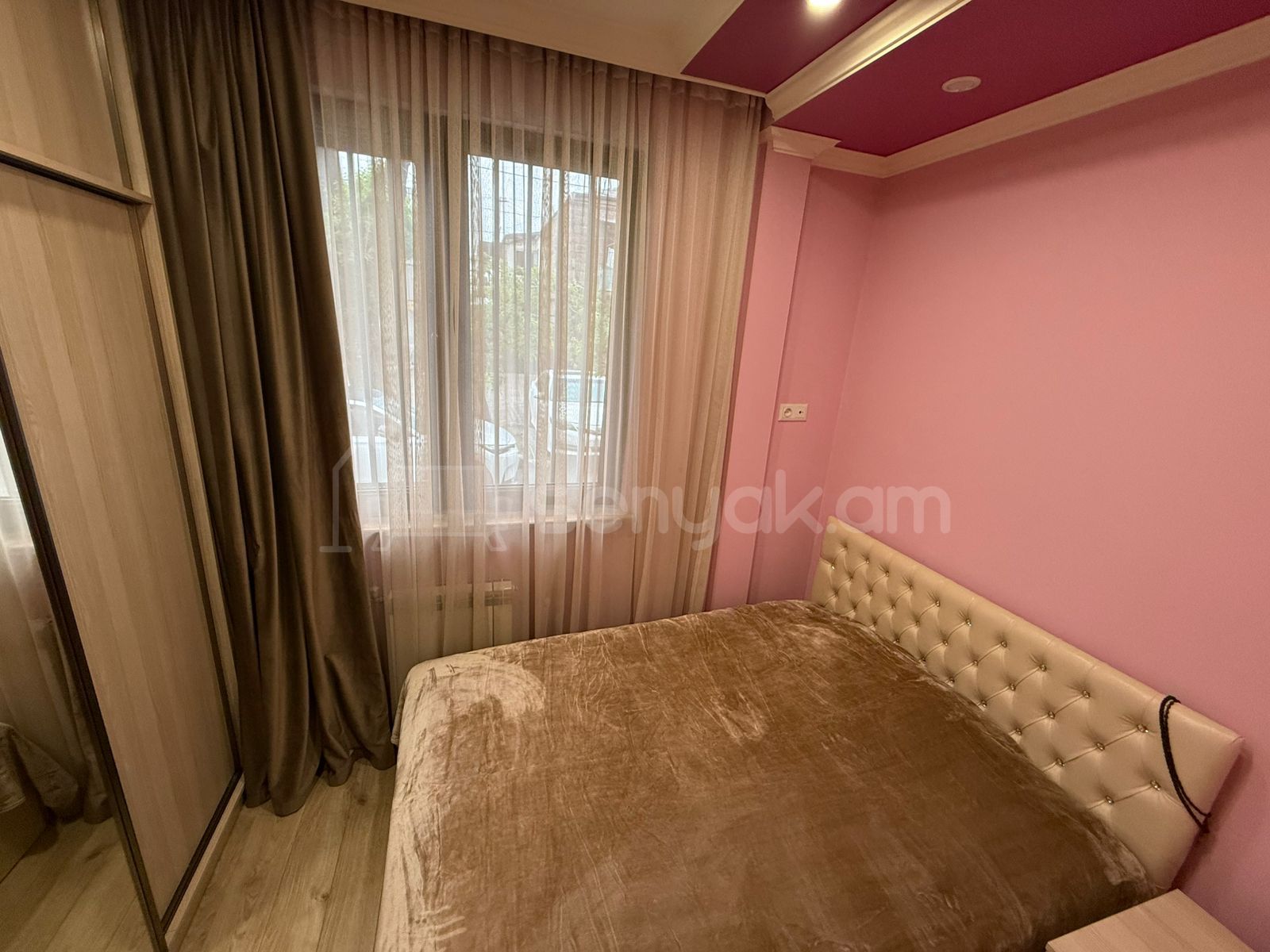 3 Սենյականոց Բնակարան Քարե Շենքում, 73քմ, 1/5 հարկ, Կապիտալ Վերանորոգված
