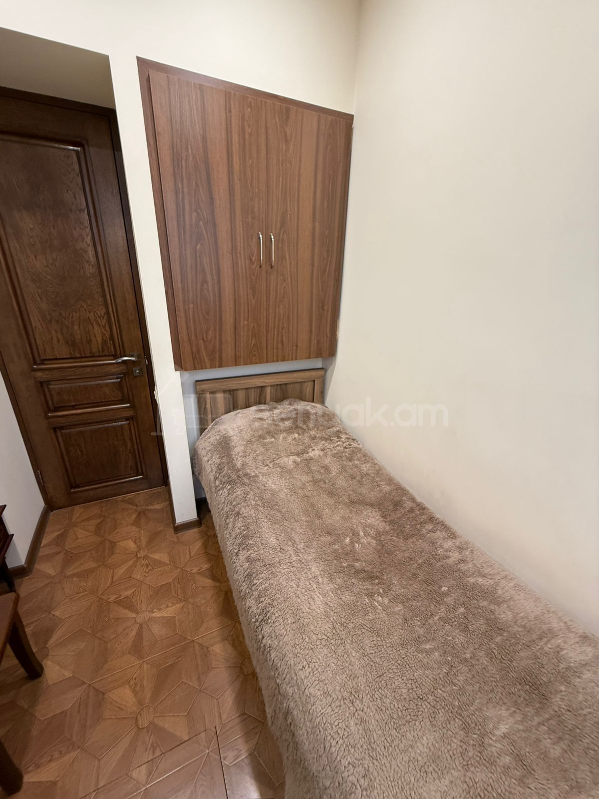 3 Սենյականոց Բնակարան Քարե Շենքում, 73քմ, 1/5 հարկ, Կապիտալ Վերանորոգված