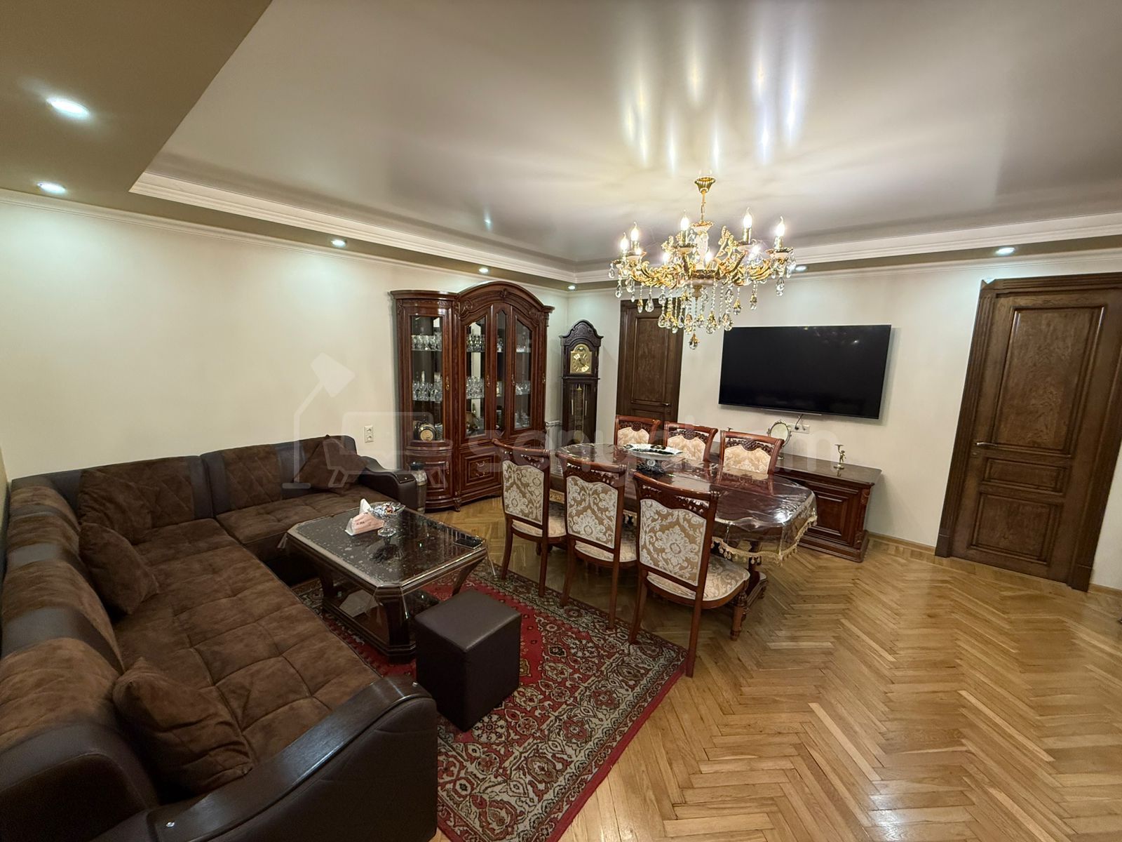 3 Սենյականոց Բնակարան Քարե Շենքում, 73քմ, 1/5 հարկ, Կապիտալ Վերանորոգված