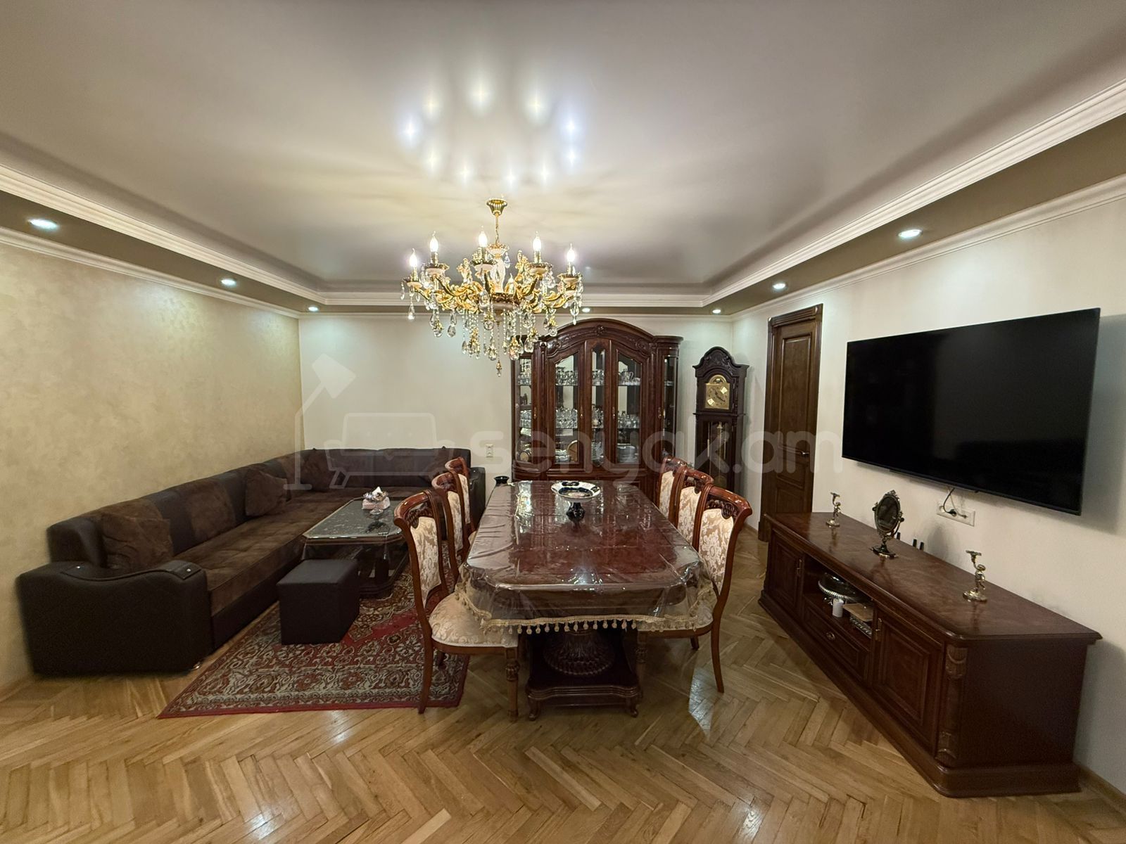 3 Սենյականոց Բնակարան Քարե Շենքում, 73քմ, 1/5 հարկ, Կապիտալ Վերանորոգված