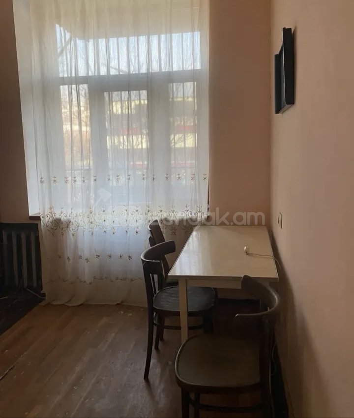 1 Սենյականոց Բնակարան, 45քմ, 3/9 հարկ, Նորմալ Վիճակում, Կահավորված, Արևկող