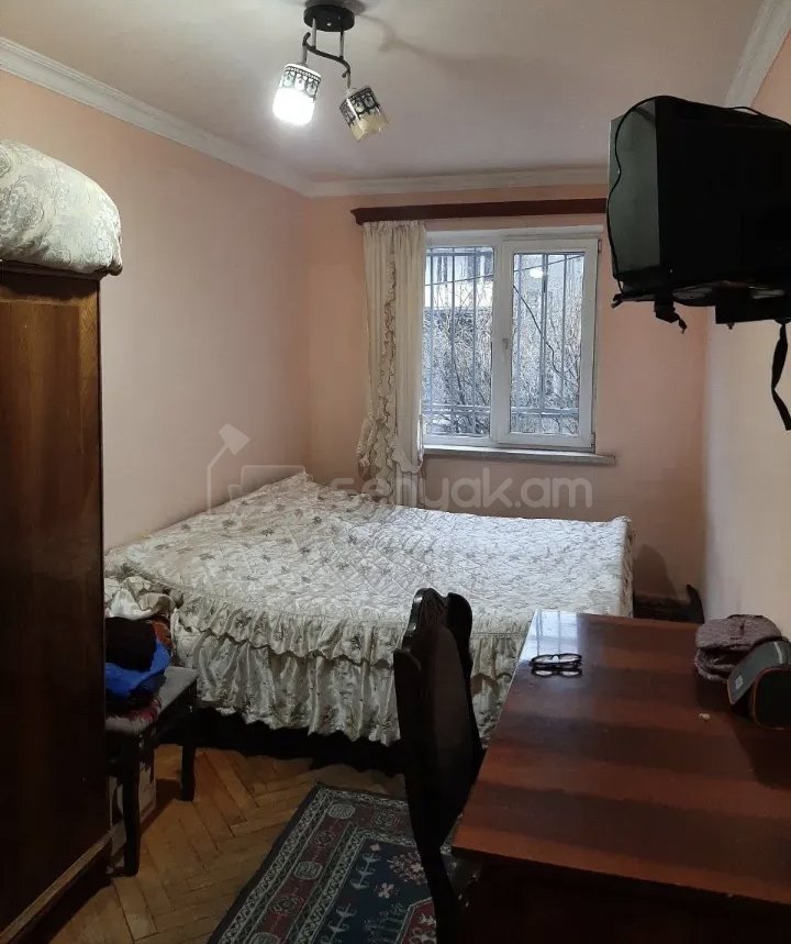 2 Սենյականոց Բնակարան Քարե Շենքում, 63քմ, 1/4 հարկ, Կոսմետիկ Վերանորոգված, Կահավորված