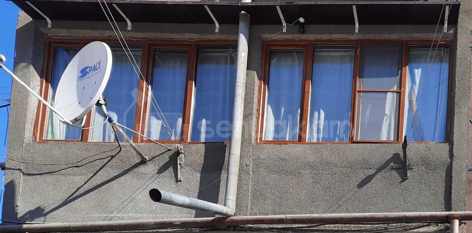 2 Սենյականոց Բնակարան Քարե Շենքում, 56քմ, 2/4 հարկ, Նորմալ Վիճակում