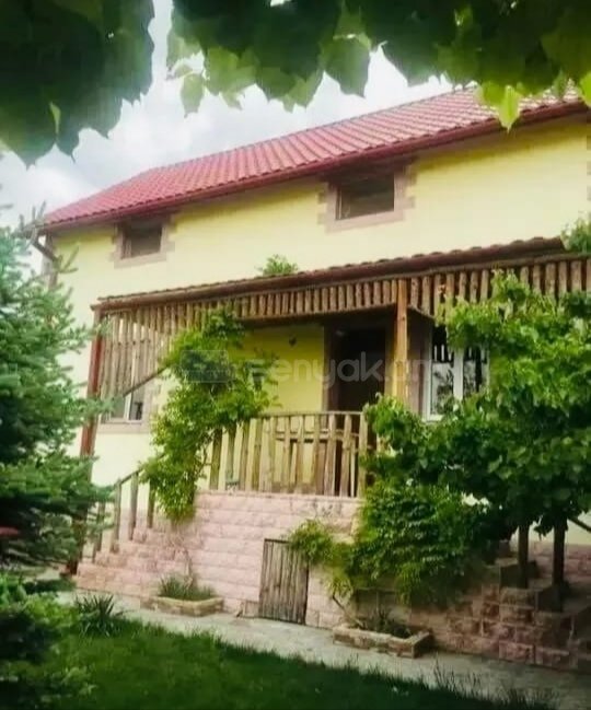 4 Սենյականոց Շքեղ Առանձնատուն, 200քմ, Լողավազանով