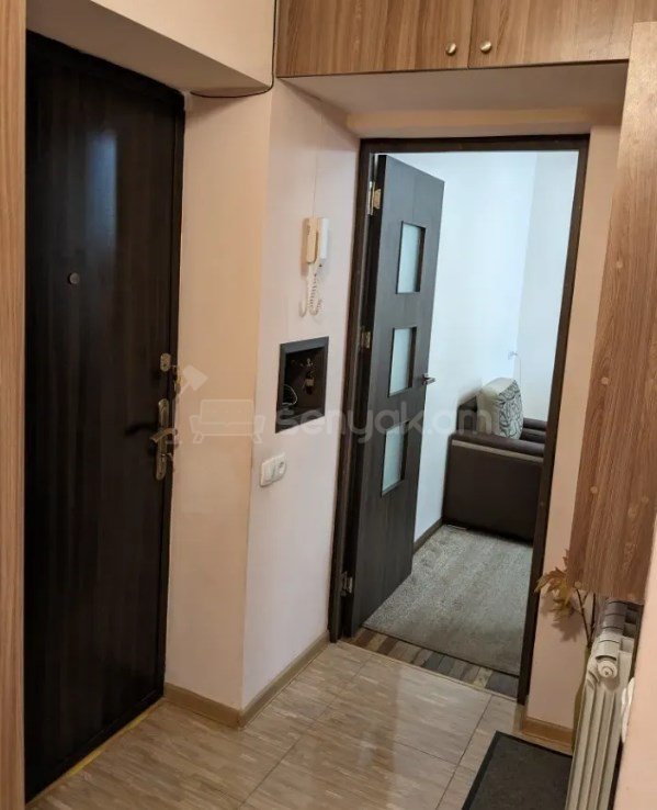 1 Սենյականոց Բնակարան Քարե Շենքում, 43քմ, 5/5 հարկ, Կապիտալ Վերանորոգված