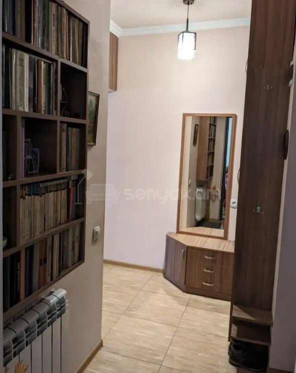 1 Սենյականոց Բնակարան Քարե Շենքում, 43քմ, 5/5 հարկ, Կապիտալ Վերանորոգված