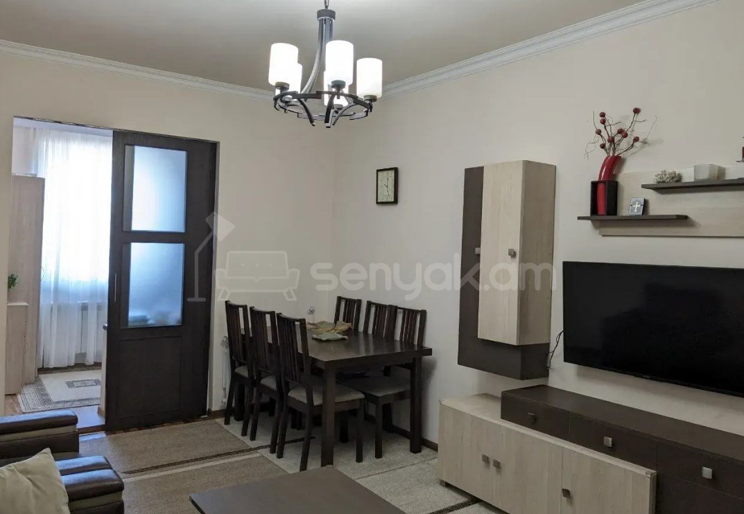 1 Սենյականոց Բնակարան Քարե Շենքում, 43քմ, 5/5 հարկ, Կապիտալ Վերանորոգված