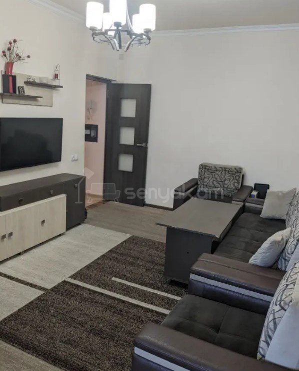 1 Սենյականոց Բնակարան Քարե Շենքում, 43քմ, 5/5 հարկ, Կապիտալ Վերանորոգված