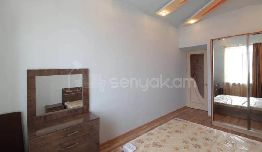 3 Սենյականոց Բնակարան Քարե Շենքում, 83քմ, 5/5 հարկ, Կապիտալ Վերանորոգված