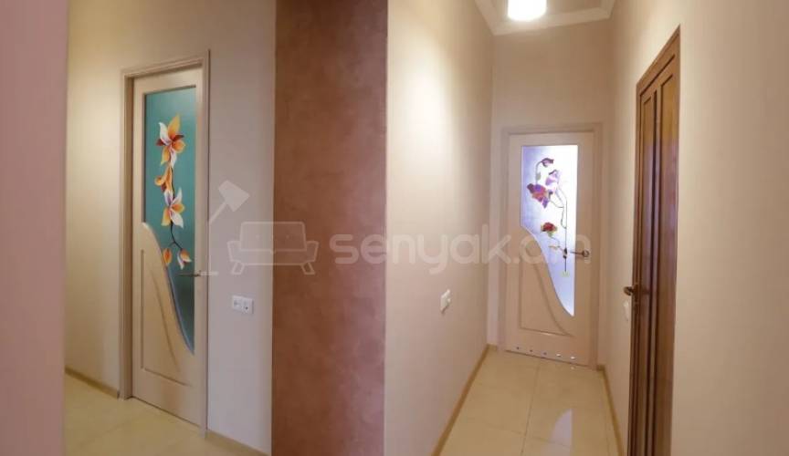 3 Սենյականոց Բնակարան Քարե Շենքում, 83քմ, 5/5 հարկ, Կապիտալ Վերանորոգված