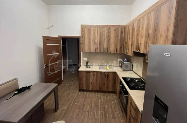 2 Սենյականոց Բնակարան Քարե Շենքում, 52քմ, 1/5 հարկ, Կապիտալ Վերանորոգված