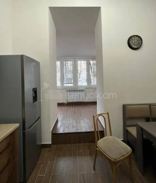 2 Սենյականոց Բնակարան Քարե Շենքում, 52քմ, 1/5 հարկ, Կապիտալ Վերանորոգված