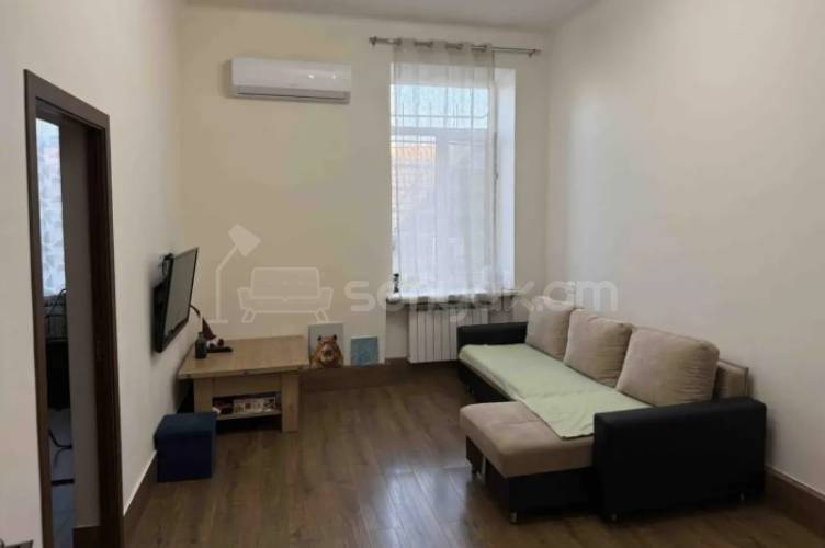 2 Սենյականոց Բնակարան Քարե Շենքում, 52քմ, 1/5 հարկ, Կապիտալ Վերանորոգված