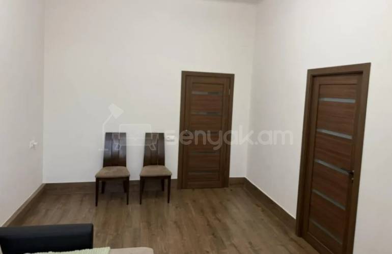 2 Սենյականոց Բնակարան Քարե Շենքում, 52քմ, 1/5 հարկ, Կապիտալ Վերանորոգված