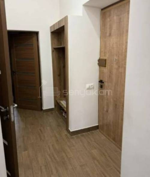 2 Սենյականոց Բնակարան Քարե Շենքում, 52քմ, 1/5 հարկ, Կապիտալ Վերանորոգված