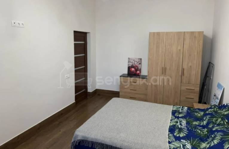 2 Սենյականոց Բնակարան Քարե Շենքում, 52քմ, 1/5 հարկ, Կապիտալ Վերանորոգված