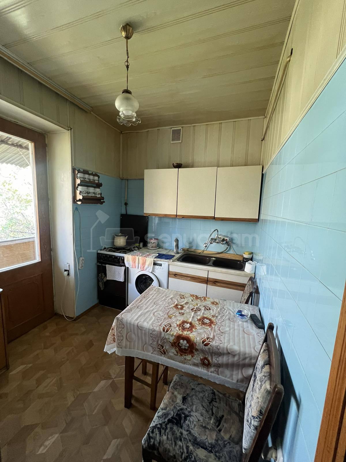 2 Սենյականոց Բնակարան Քարե Շենքում, 56քմ, 5/5 հարկ, Նորմալ Վիճակում