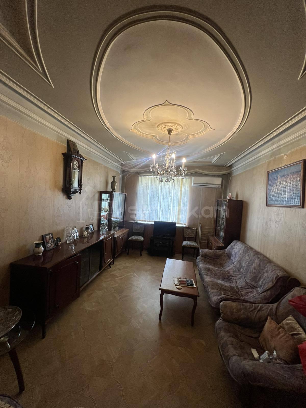 2 Սենյականոց Բնակարան Քարե Շենքում, 56քմ, 5/5 հարկ, Նորմալ Վիճակում