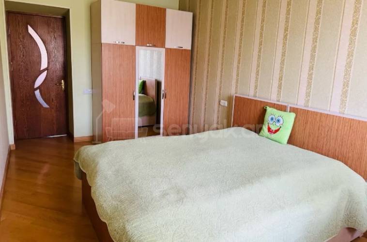 3 Սենյականոց Բնակարան Քարե Շենքում, 77քմ, 4/4 հարկ, Կապիտալ Վերանորոգված