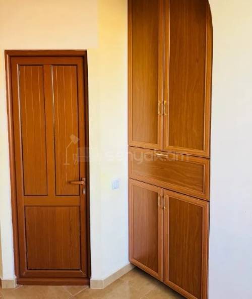 3 Սենյականոց Բնակարան Քարե Շենքում, 77քմ, 4/4 հարկ, Կապիտալ Վերանորոգված