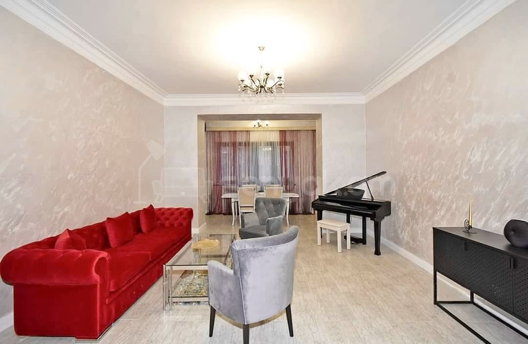 2 Սենյականոց Բնակարան Քարե Շենքում, 78քմ, 4/5 հարկ, Դիզայներական Վերանորոգված
