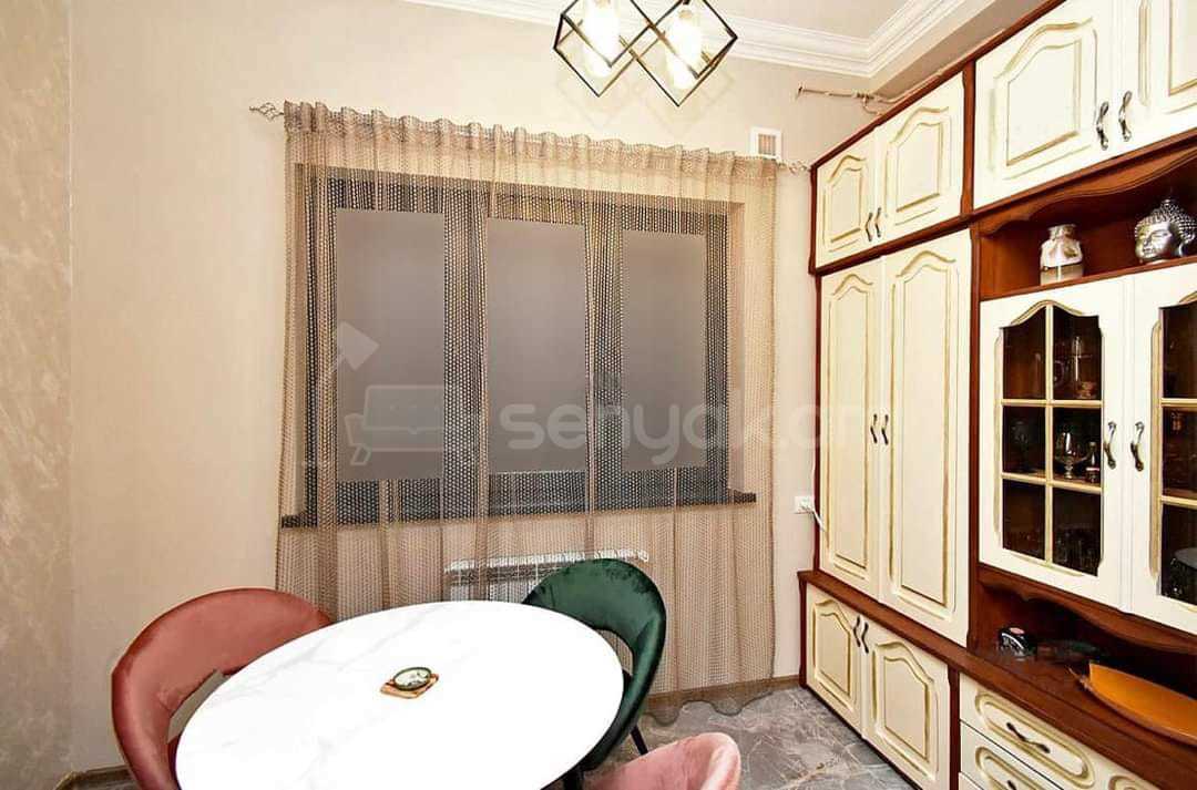 2 Սենյականոց Բնակարան Քարե Շենքում, 78քմ, 4/5 հարկ, Դիզայներական Վերանորոգված