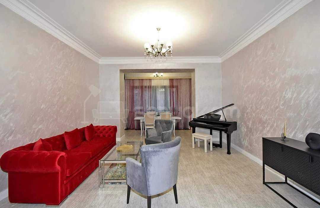 2 Սենյականոց Բնակարան Քարե Շենքում, 78քմ, 4/5 հարկ, Դիզայներական Վերանորոգված
