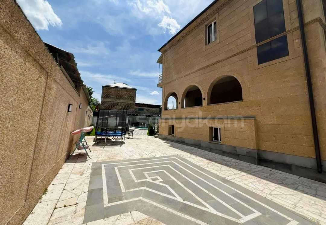 5 Սենյականոց Շքեղ Առանձնատուն, 150քմ, Լողավազանով