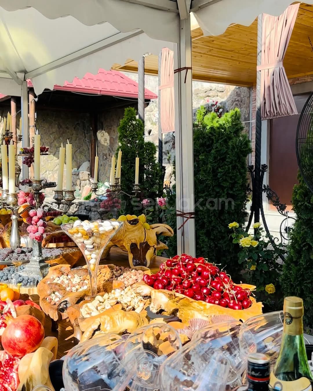 8 Սենյականոց Շքեղ Առանձնատուն, 200քմ, Լողավազանով