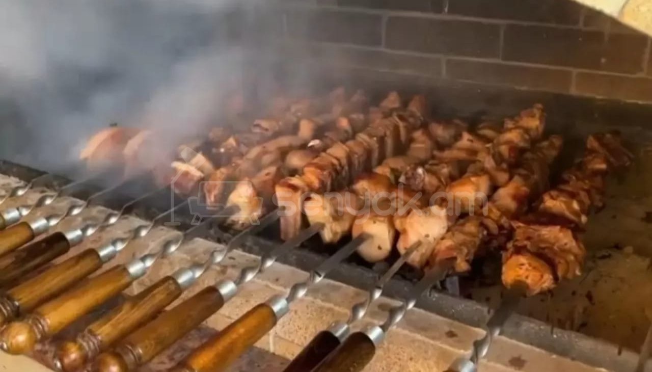 8 Սենյականոց Շքեղ Առանձնատուն, 200քմ, Լողավազանով