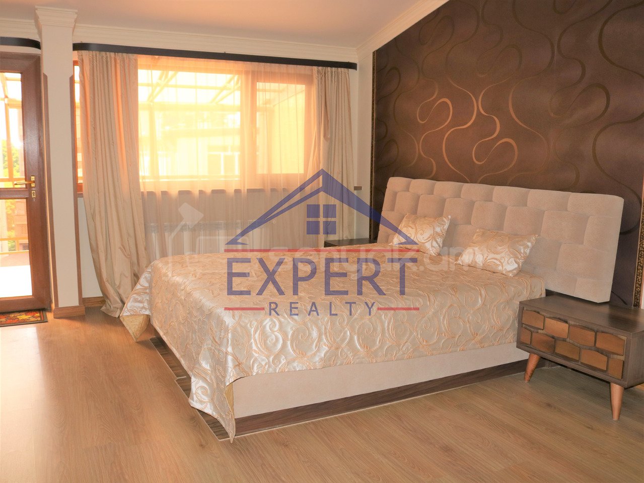 5 Սենյականոց Բնակարան Նորակառույցում, 242քմ, 6/7 հարկ, Կապիտալ Վերանորոգված