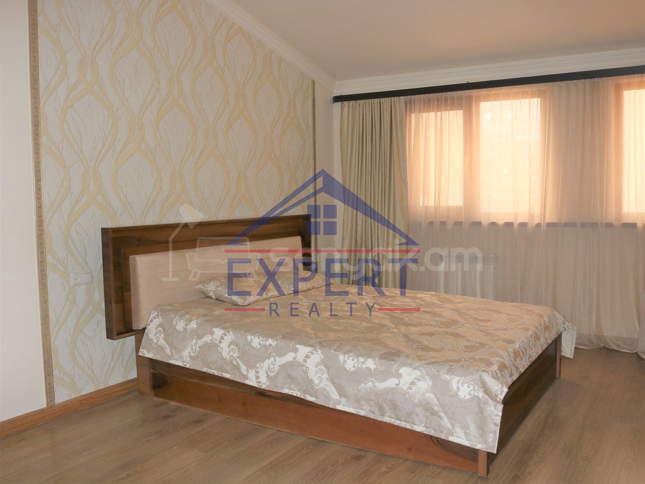 5 Սենյականոց Բնակարան Նորակառույցում, 242քմ, 6/7 հարկ, Կապիտալ Վերանորոգված