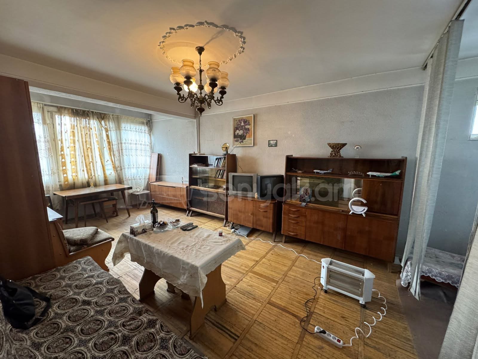 2 Սենյականոց Բնակարան Քարե Շենքում, 48քմ, 4/5 հարկ, Նորմալ Վիճակում
