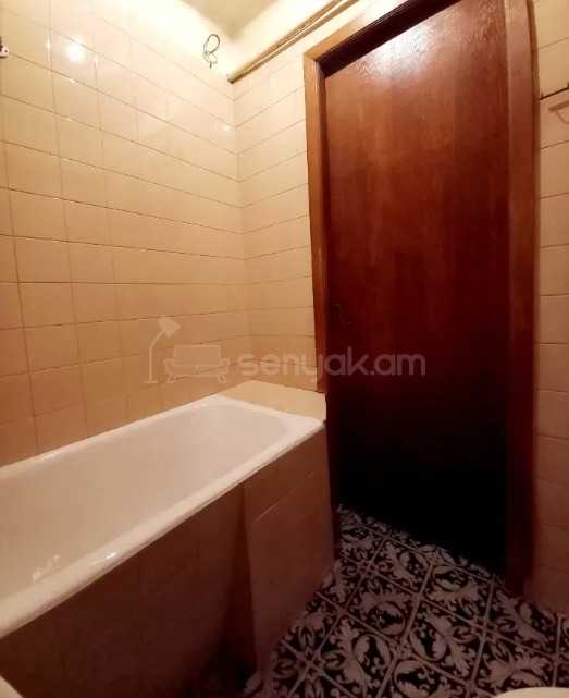 1 Սենյականոց Բնակարան, 44քմ, 6/9 հարկ, Պետական Վիճակում