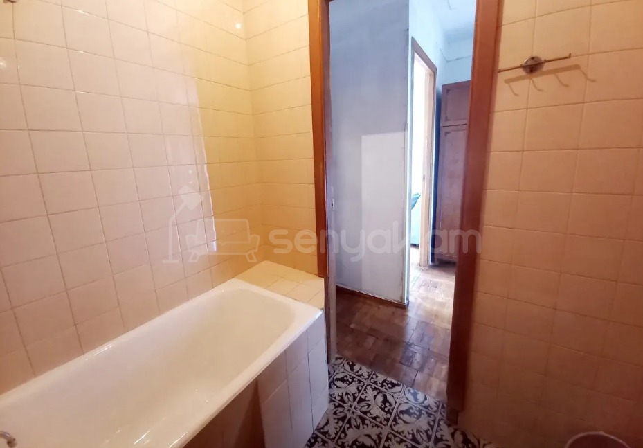 1 Սենյականոց Բնակարան, 44քմ, 6/9 հարկ, Պետական Վիճակում