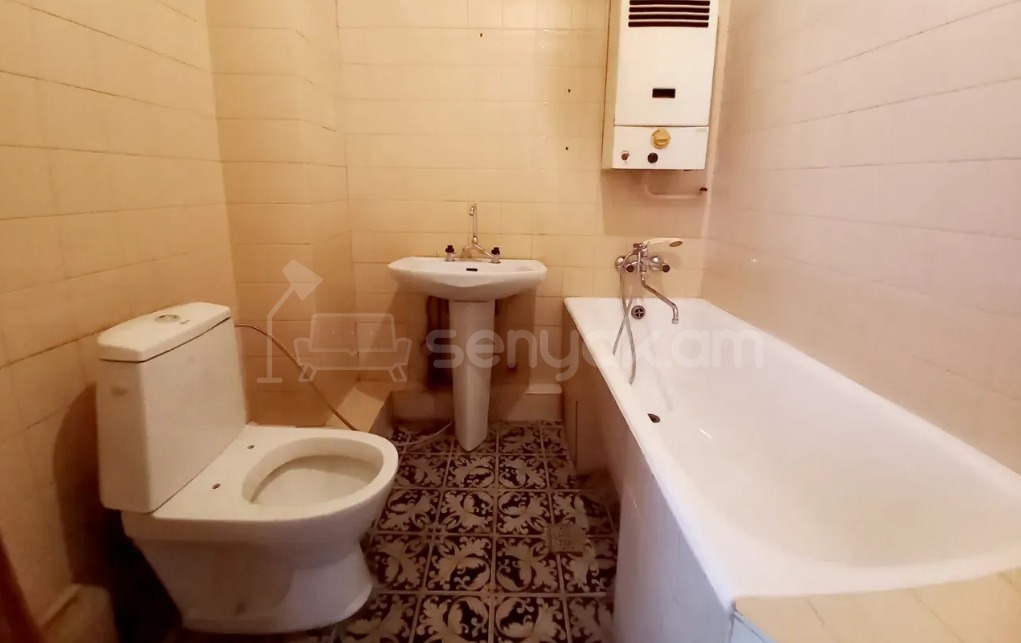 1 Սենյականոց Բնակարան, 44քմ, 6/9 հարկ, Պետական Վիճակում
