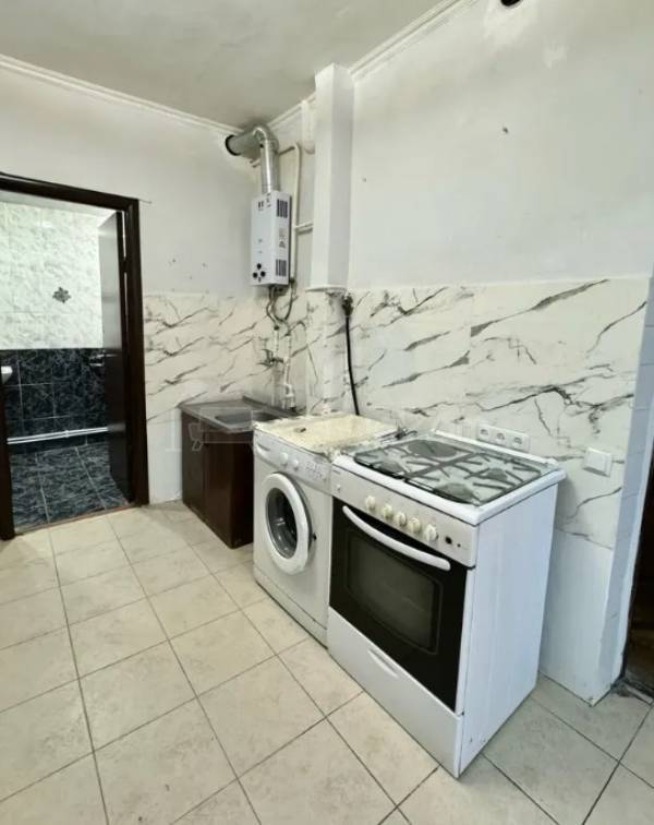 3 Սենյականոց Բնակարան Քարե Շենքում, 85քմ, 1/5 հարկ, Դիզայներական Վերանորոգված, Կահավորված, Արևկող