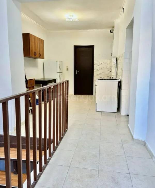 3 Սենյականոց Բնակարան Քարե Շենքում, 85քմ, 1/5 հարկ, Դիզայներական Վերանորոգված, Կահավորված, Արևկող