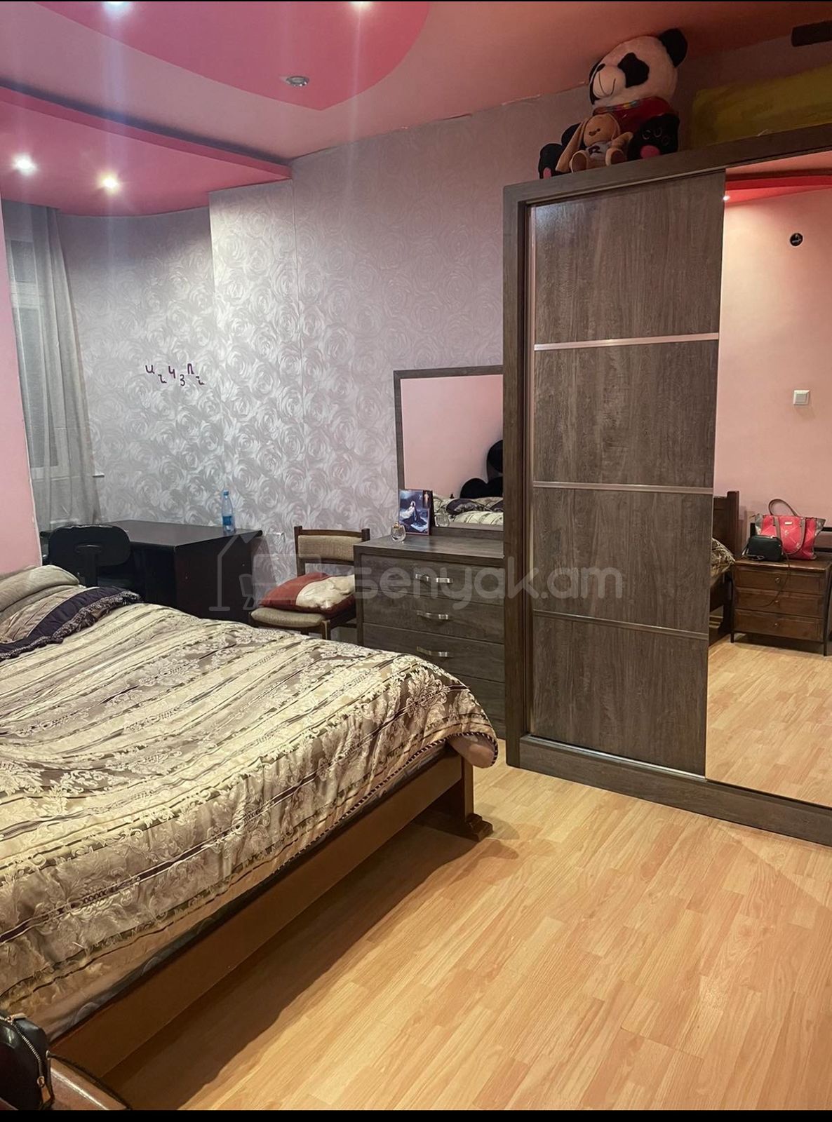 3 Սենյականոց Բնակարան, 80քմ, 14/16 հարկ, Նորմալ Վիճակում