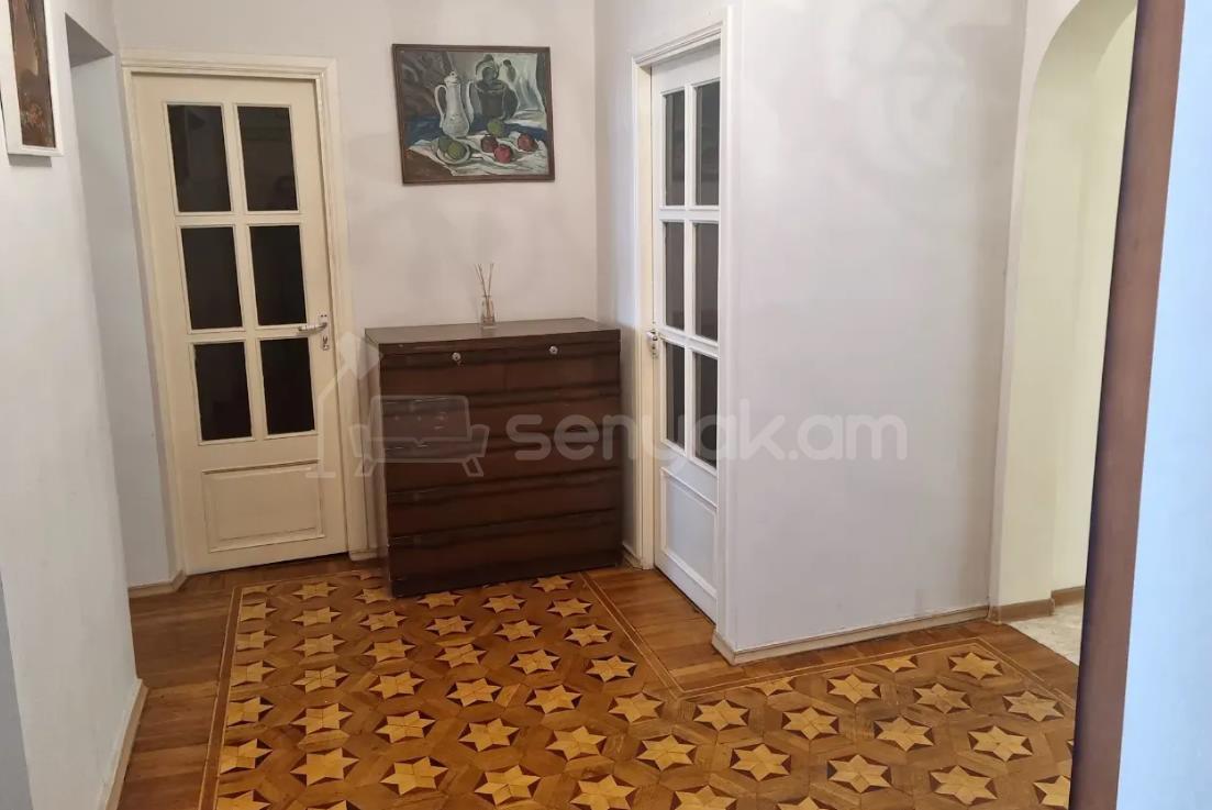 3 Սենյականոց Բնակարան Քարե Շենքում, 100քմ, 3/5 հարկ, Կապիտալ Վերանորոգված, Կահավորված, Արևկող