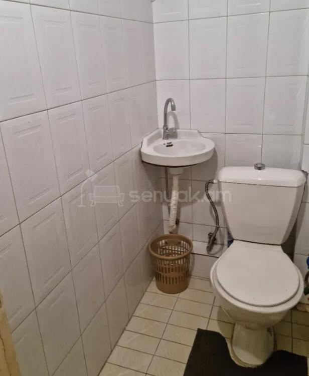 3 Սենյականոց Բնակարան Քարե Շենքում, 100քմ, 3/5 հարկ, Կապիտալ Վերանորոգված, Կահավորված, Արևկող