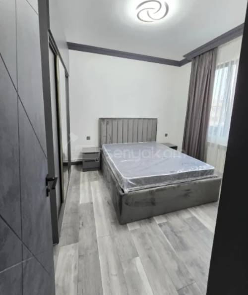 3 Սենյականոց Բնակարան Քարե Շենքում, 89քմ, 5/5 հարկ, Կապիտալ Վերանորոգված, Կահավորված, Արևկող