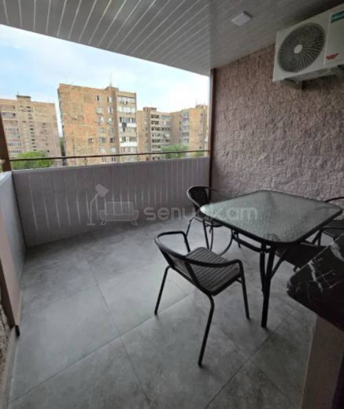 3 Սենյականոց Բնակարան Քարե Շենքում, 89քմ, 5/5 հարկ, Կապիտալ Վերանորոգված, Կահավորված, Արևկող