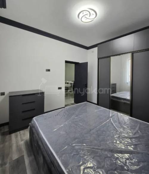 3 Սենյականոց Բնակարան Քարե Շենքում, 89քմ, 5/5 հարկ, Կապիտալ Վերանորոգված, Կահավորված, Արևկող