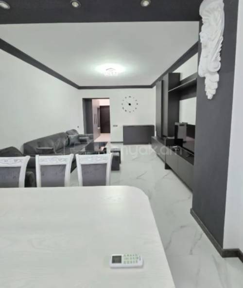 3 Սենյականոց Բնակարան Քարե Շենքում, 89քմ, 5/5 հարկ, Կապիտալ Վերանորոգված, Կահավորված, Արևկող