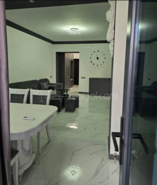 3 Սենյականոց Բնակարան Քարե Շենքում, 89քմ, 5/5 հարկ, Կապիտալ Վերանորոգված, Կահավորված, Արևկող